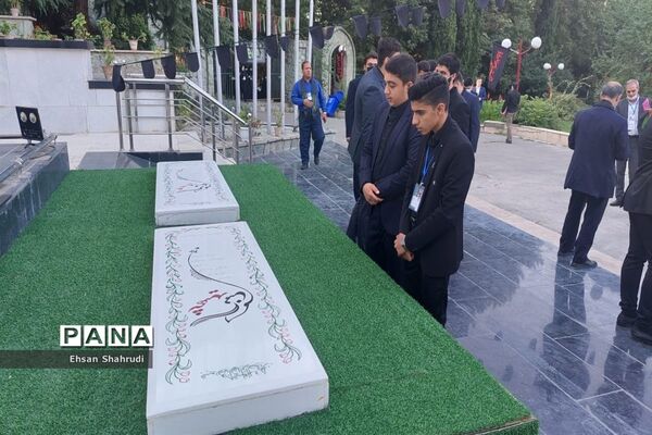 حضور نمایندگان سیستان و بلوچستان در مراسم اختتامیه دهمین دوره مجلس دانش آموزی کشور