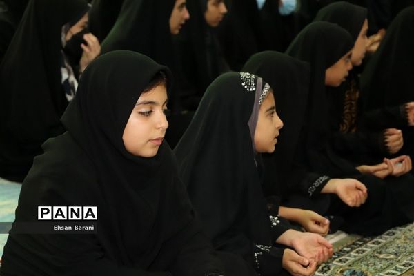 برگزاری همایش دختران بانوی بهشت ویژه دانش‌آموزان عضو سازمان دانش‌آموزی درپاسارگاد