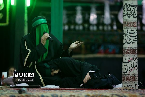 تعزیه‌خوانی حضرت فاطمه الزهرا‌(س) در تکیه شوفرها