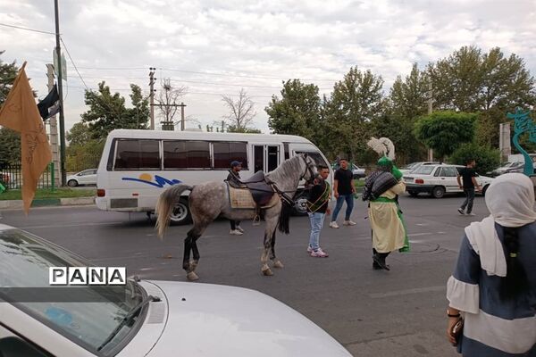 اجرای نمایش خیابانی قافله‌سالار کربلا در محمدشهر کرج