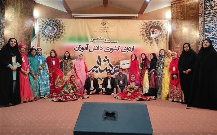 خواسته مشترک دانش آموزان شرکت کننده در اردوی عشایر  زیارت مجدد حرم مطهر امام رضا (ع) بود