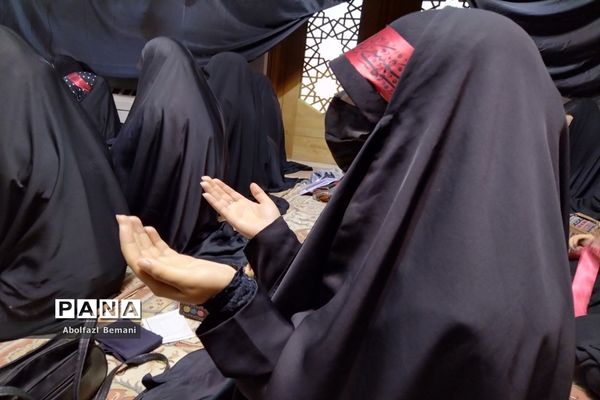 محفل دختران بهشتی در حرم حضرت معصومه(س)