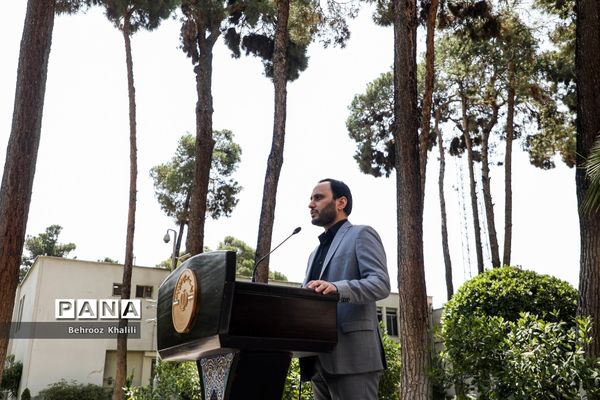 حاشیه جلسه هیات دولت - 12مرداد