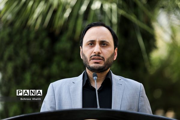 حاشیه جلسه هیات دولت - 12مرداد