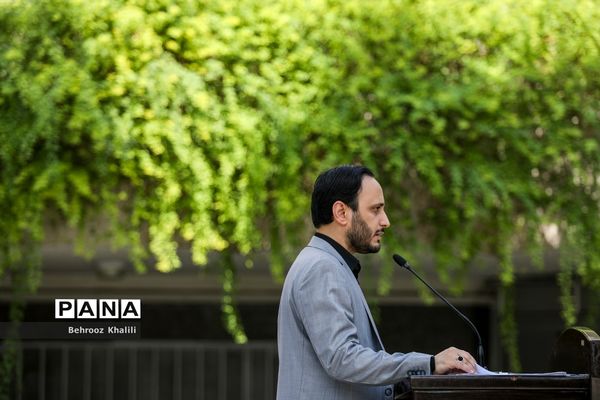 حاشیه جلسه هیات دولت - 12مرداد