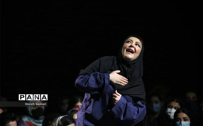 عاشقانه‌ها رکورد فروش تئاتر در سال ۱۴۰۱ را شکست