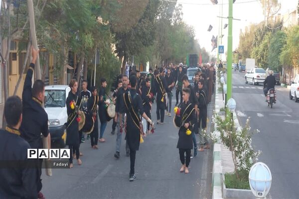 برگزاری مراسم احلی من العسل در اردستان