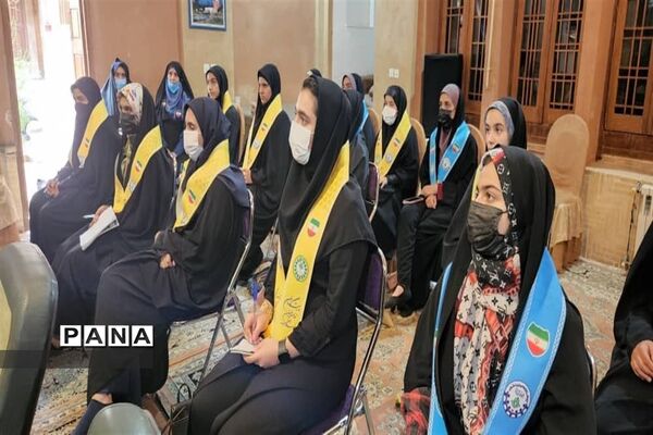 بازدید از پایگاه‌های تابستانی پیشتازان استان یزد