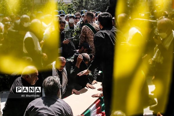 مراسم تشییع و تدفین پیکر شهید گمنام