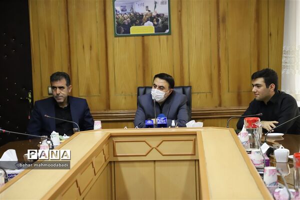 تجلیل استاندار کرمانشاه از دانش‌آموز رتبه اول کنکور 1401