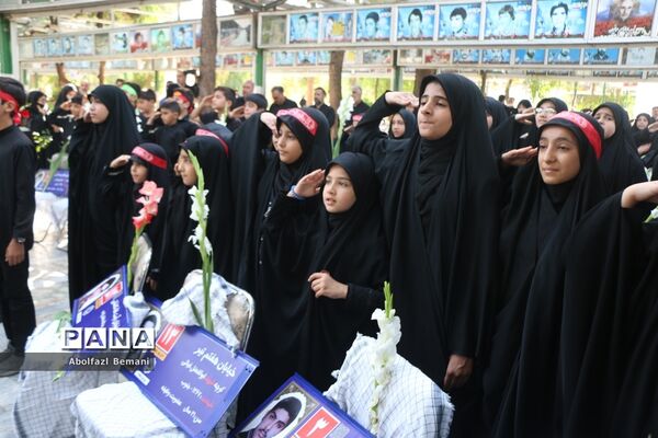 آیین آغاز نصب 222 تابلوی هوشمند شهدا در قم-2