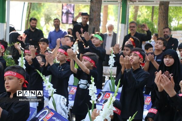 آیین آغاز نصب 222 تابلوی هوشمند شهدا در قم-2