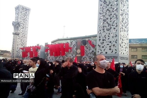 مراسم با شکوه وداع با پیکر مطهر پنج شهید مدافع حرم تازه تفحص شده در تهران