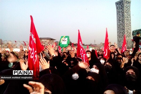 مراسم با شکوه وداع با پیکر مطهر پنج شهید مدافع حرم تازه تفحص شده در تهران
