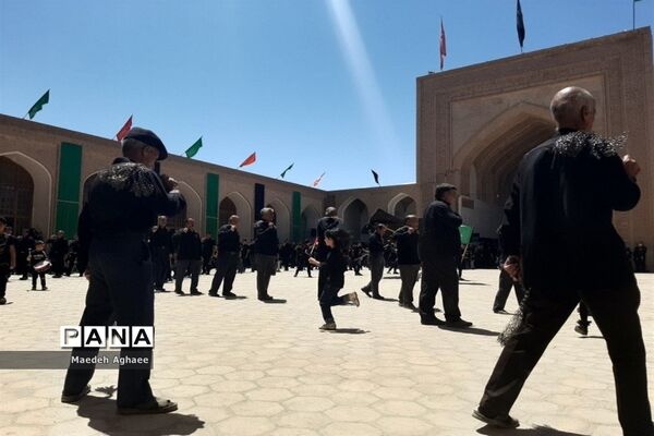 برگزاری مراسم زنجیر و سینه زنی در گناباد