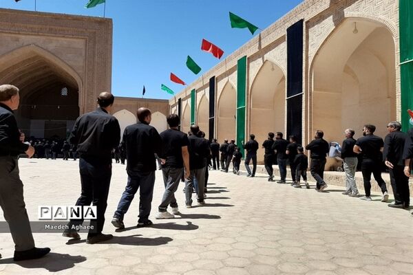 برگزاری مراسم زنجیر و سینه زنی در گناباد