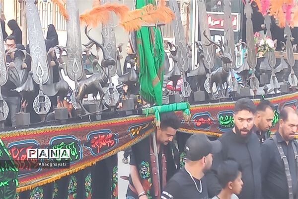 دسته‌روی عزاداران حسینی تا حرم مطهر رضوی
