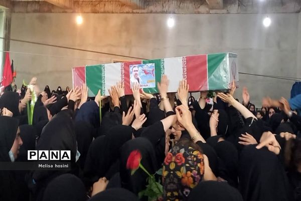 تشییع پیکر دو شهید مدافعان حرم در محمودآباد