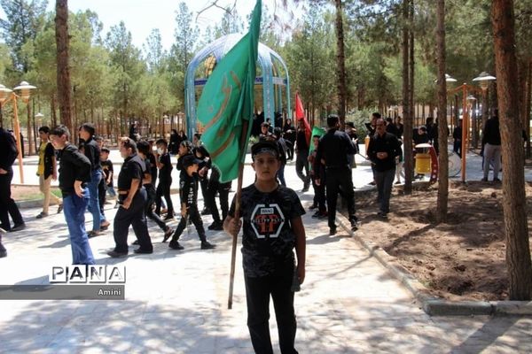 برگزاری مراسم احلی من العسل در شهرستان هرند