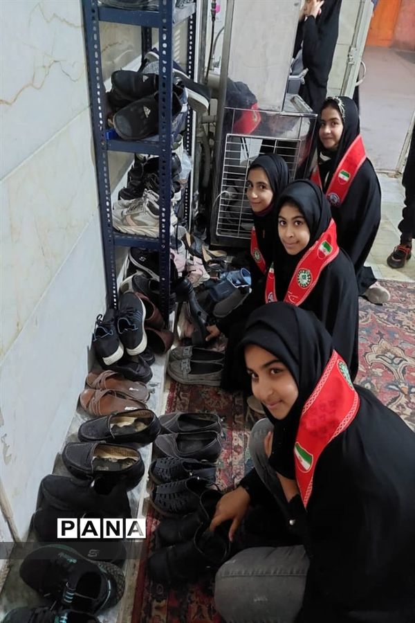 خدمت رسانی پیشتازان سازمان دانش‌آموزی در مراسم شیرخوارگان  واقع درامامزاده ابراهیم ابن موسی ابن جعفر (امامزاده نرمی) زمان آباد