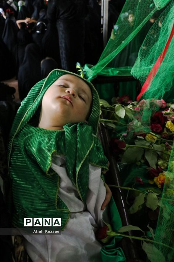 همایش شیرخوارگان حسینی در شهر محلات