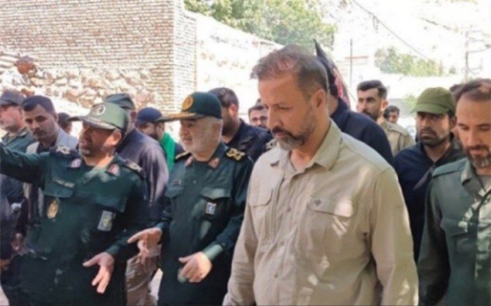 سردار سلامی: تا سامان‌دهی زندگی سیل‌زدگان کنار آن‌ها خواهیم بود