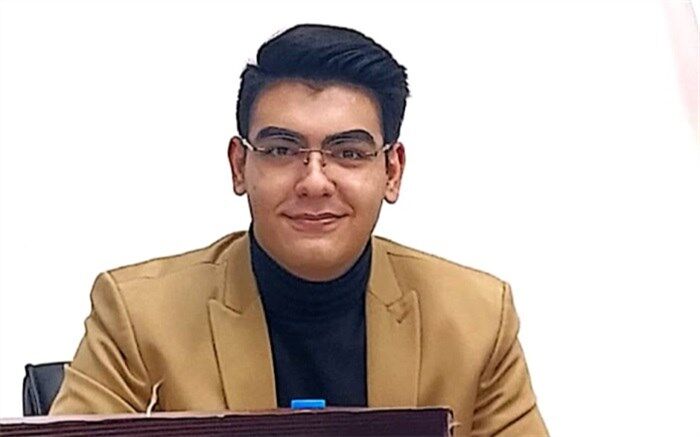 مهمترین شاخه ادبیات فارسی بعد از پیروزی انقلاب اسلامی شعر آئینی است