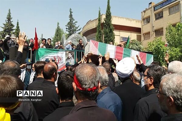 شهید گمنام 17 ساله مهمان آموزش و پرورش منطقه5 شد