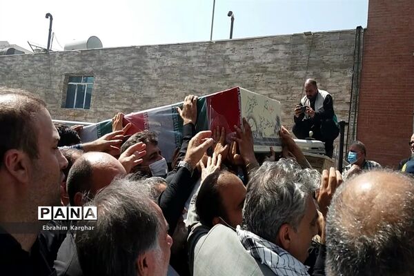 شهید گمنام 17 ساله مهمان آموزش و پرورش منطقه5 شد