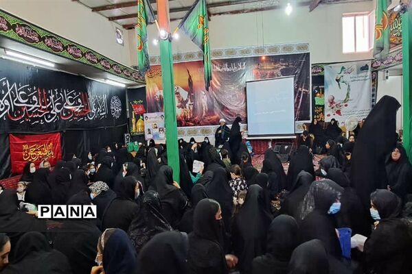حضور دانش‌آموزان در مراسم عزای سرور و سالار شهیدان در جوادآباد