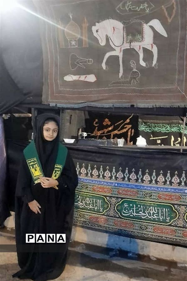 حضور دانش‌آموزان در مراسم عزای سرور و سالار شهیدان در جوادآباد