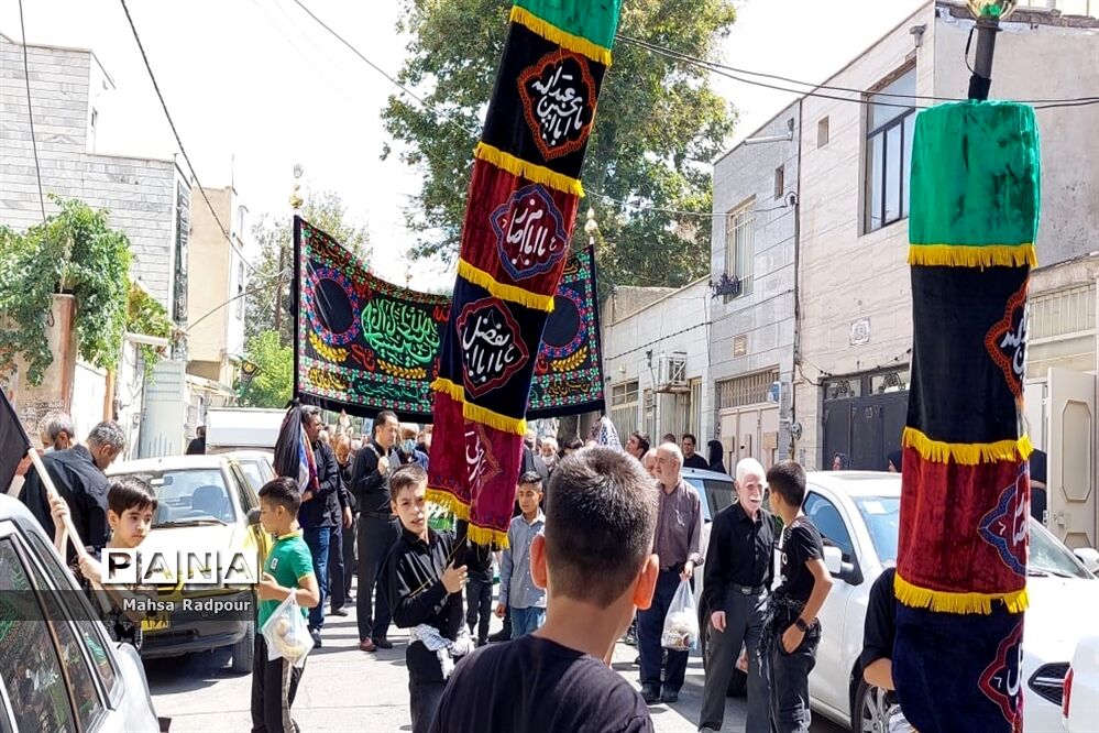 برگزاری مراسم تاسوعای حسینی در روستای چرمخورانی‌ها