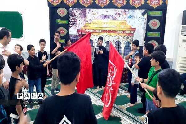 عزاداری نوجوان بهشهری در روز تاسوعای حسینی