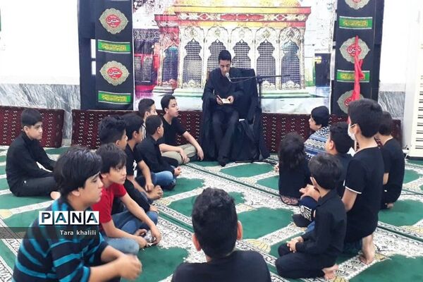 عزاداری نوجوان بهشهری در روز تاسوعای حسینی