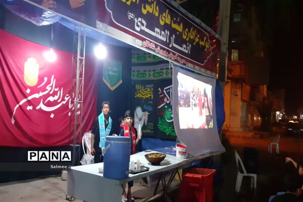 موکب عزاداری هیات‌های دانش‌آموزی انصار المهدی آموزش و پرورش شهرستان شادگان در شب عاشورا