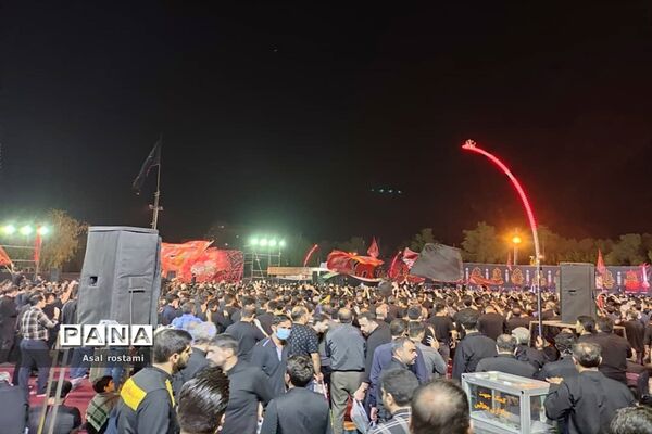 برگزاری مراسم عزاداری شب عاشورا در کانون فرهنگی رهپویان وصال شیراز