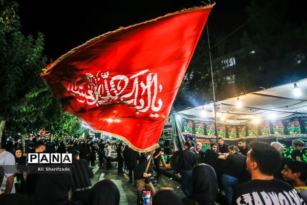 عزاداری شب عاشورا در محله دولت آباد