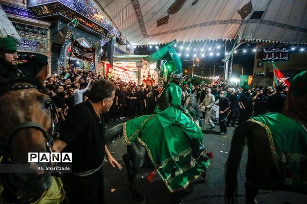 عزاداری شب عاشورا در محله دولت آباد