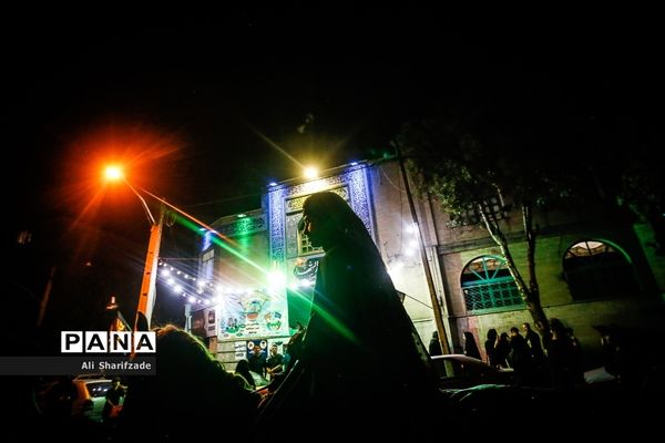 عزاداری شب عاشورا در محله دولت آباد