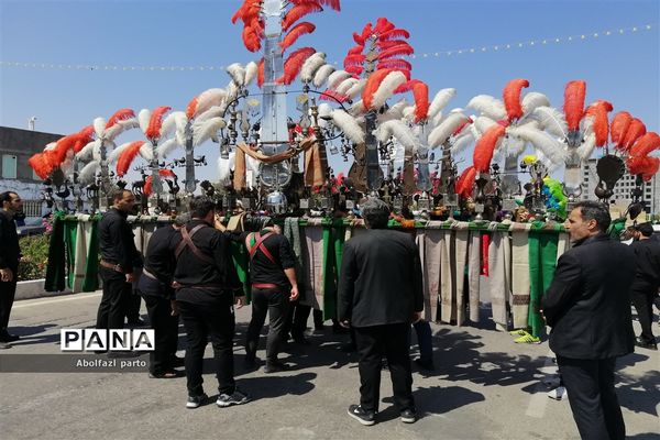 عزاداری روز عاشورا هیات جوانان نوغان در مشهد