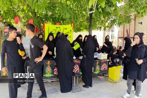 برگزاری موکب عزاداری در امامزاده عبدالرحمن توسط دانش‌آموزان اقلیدی