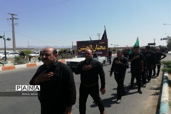 اجتماع عزاداران حسینی در ظهر عاشورا در شهرستان بردسکن کاشمر