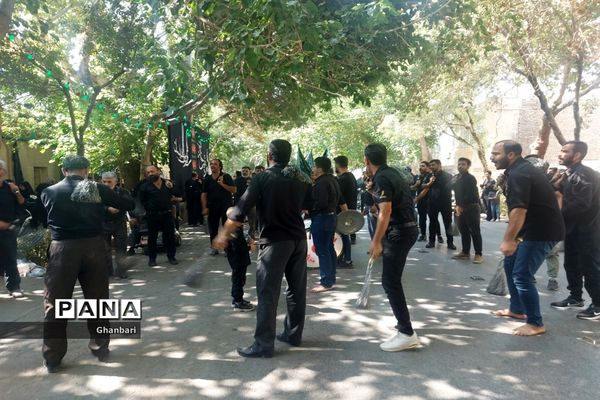 مراسم عاشورای حسینی در انگورستان ملک اصفهان