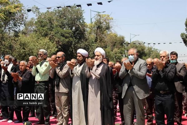 مراسم عزاداری و نماز ظهرعاشورا درقزوین