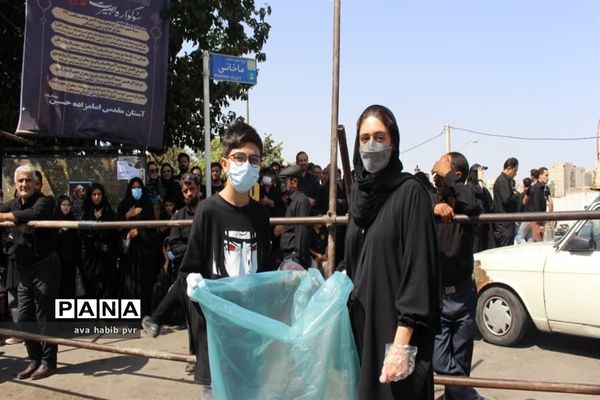 مراسم عزاداری و نماز ظهرعاشورا درقزوین