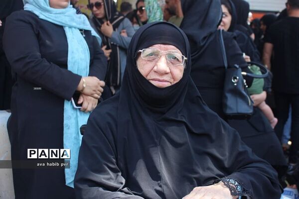 مراسم عزاداری و نماز ظهرعاشورا درقزوین