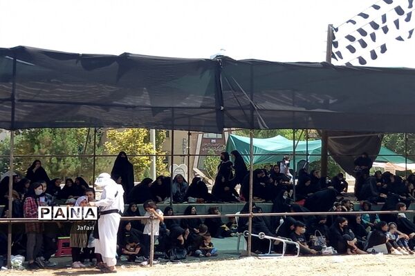 مراسم تعزیه و نماز ظهر عاشورا، در گلزار شهدای فلاورجان