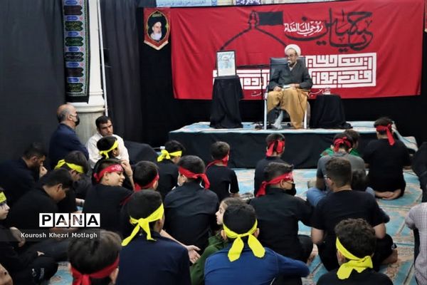 حضور پرشور دانش‌آموزان در عزاداری‌های دهه اول محرم در کازرون