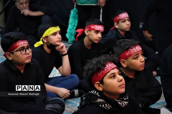 حضور پرشور دانش‌آموزان در عزاداری‌های دهه اول محرم در کازرون
