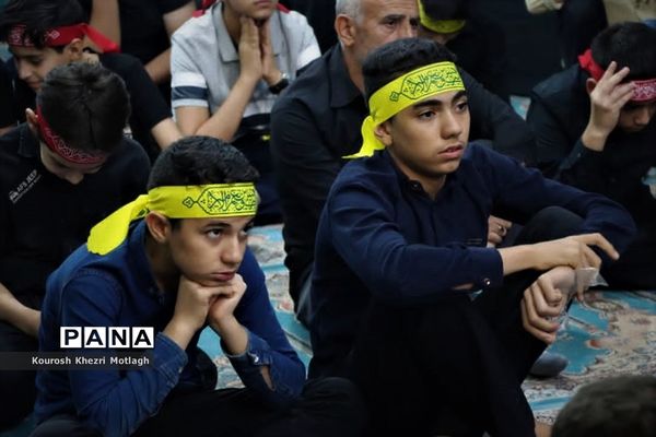 حضور پرشور دانش‌آموزان در عزاداری‌های دهه اول محرم در کازرون